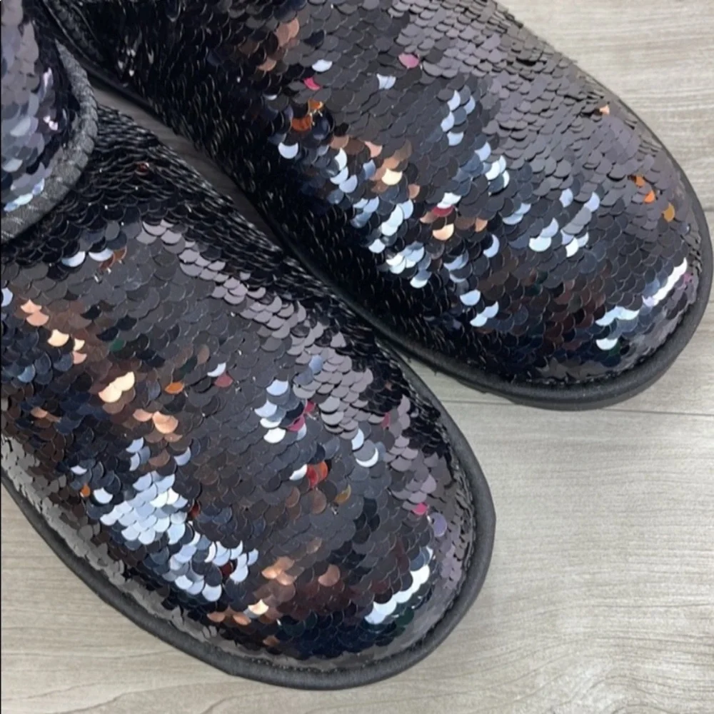 🍁 UGG 🍁 CLASSIC SHORT SEQUIN BLACK BOOTS - Picture 8 of 15